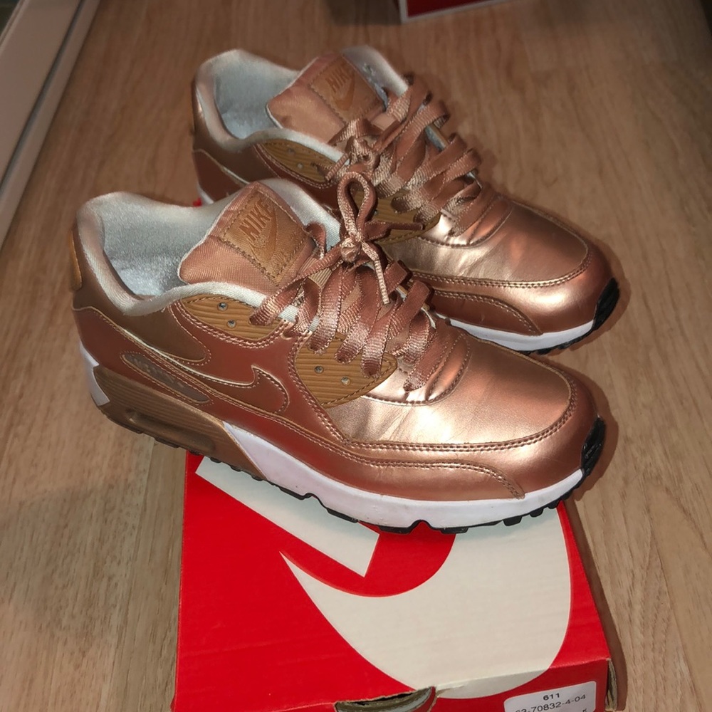 Nike! - Picture 4 of 4